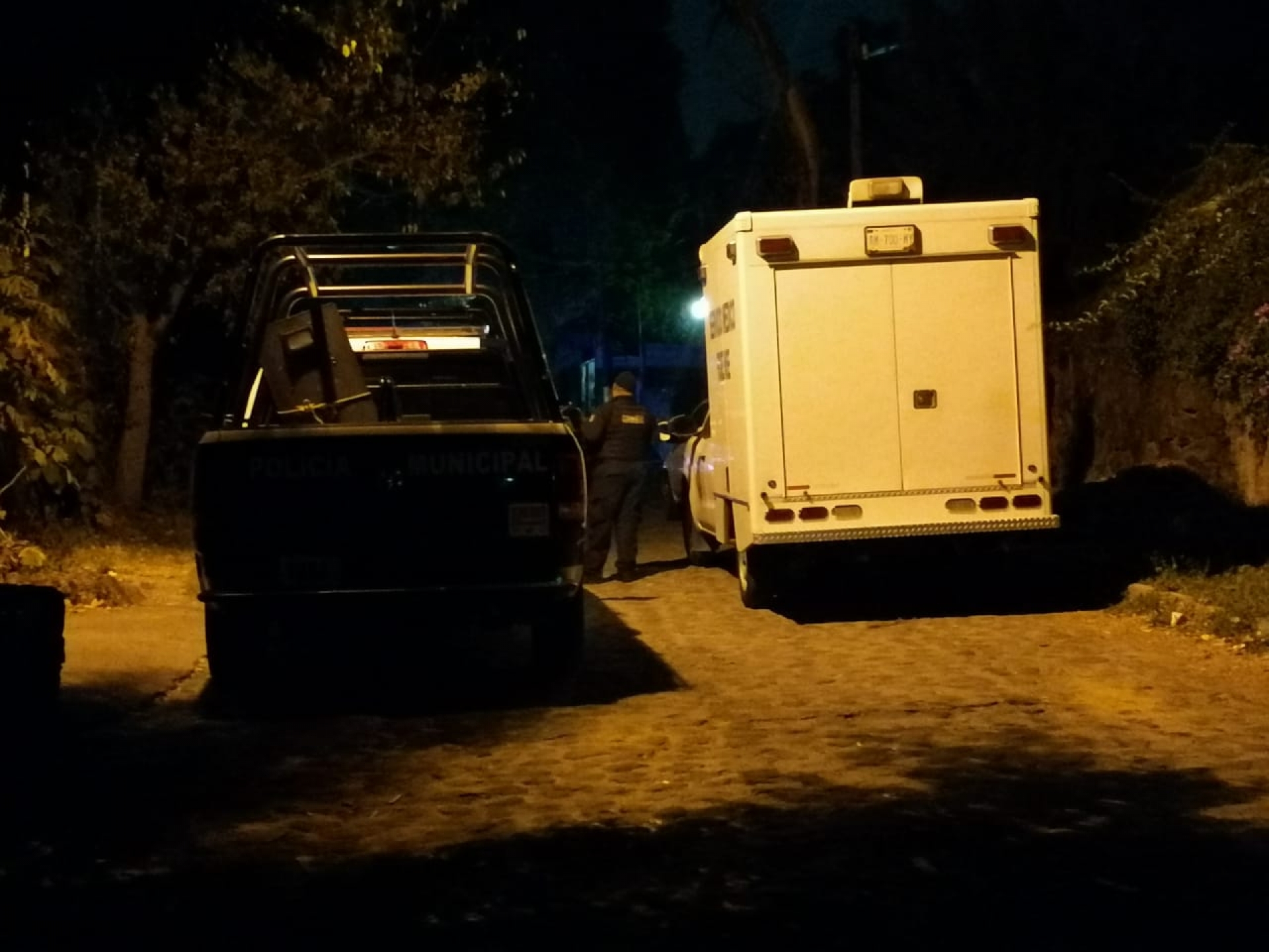 Hallan el cadáver encajuelado de una mujer, en Santa María Ahuacatitlán