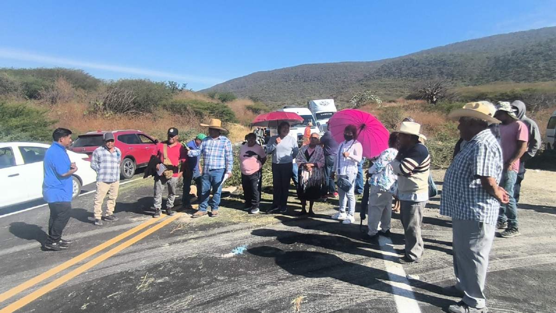 Durante unas horas, bloquean la autopista Siglo XXI