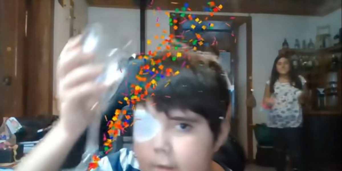 Niño se hace viral por querer ser YouTuber, logra llegar al millón de seguidores