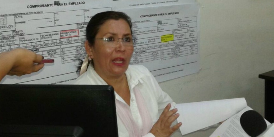 Denuncian jubilados que agrupaciones que aceptaron distribución universal de vales de despensa, no los representan