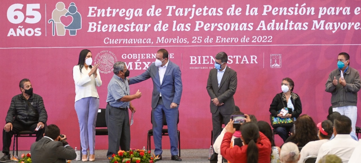 Entrega gobernador tarjetas de Pensión para el Bienestar de las Personas Adultas Mayores