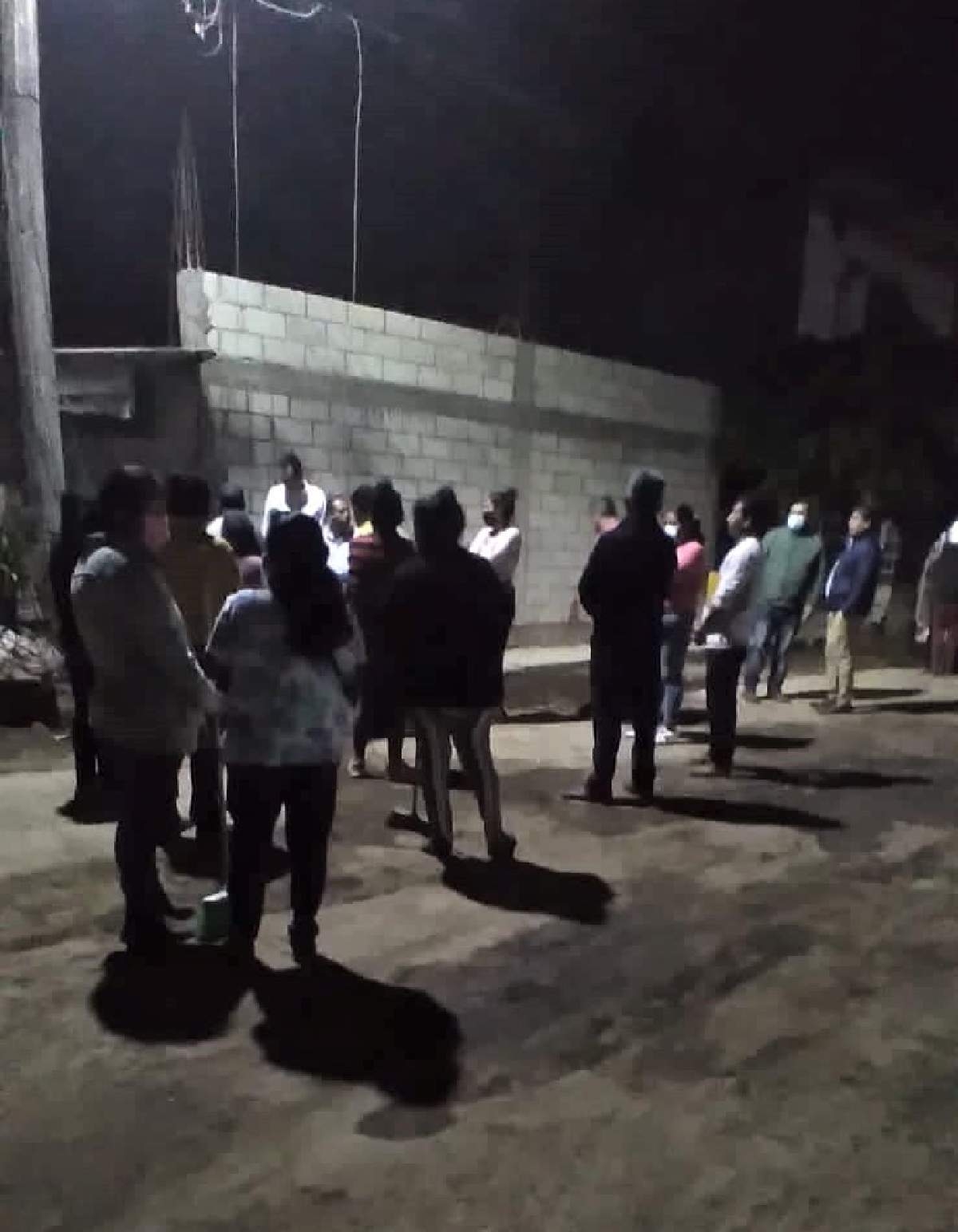 Protestan vecinos de Tlayacapan por obra inconclusa