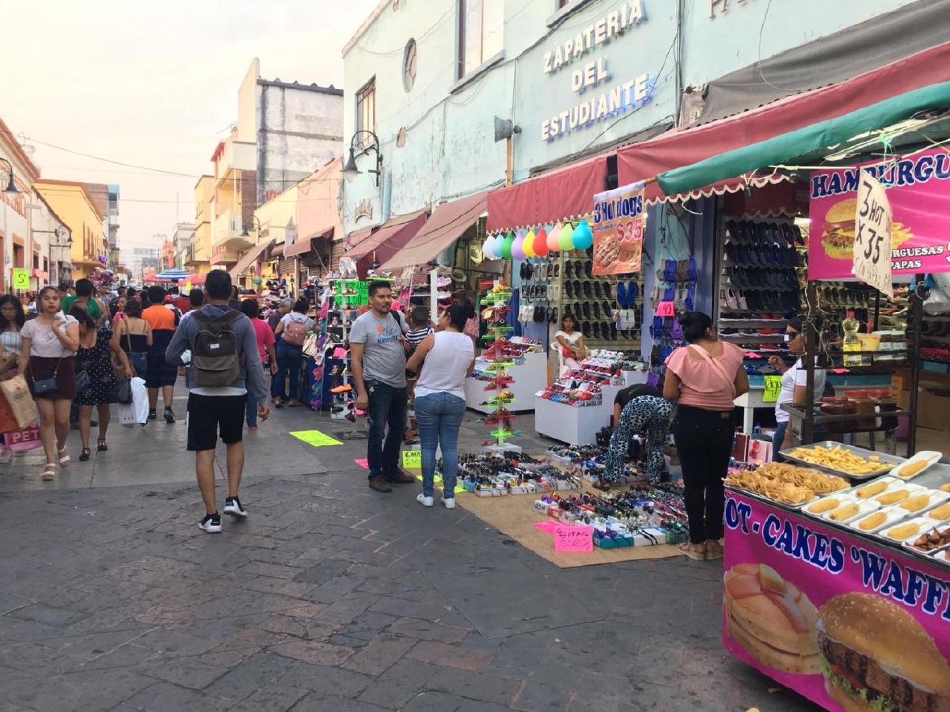 Reportan bajas ventas pequeños comerciantes de Cuautla