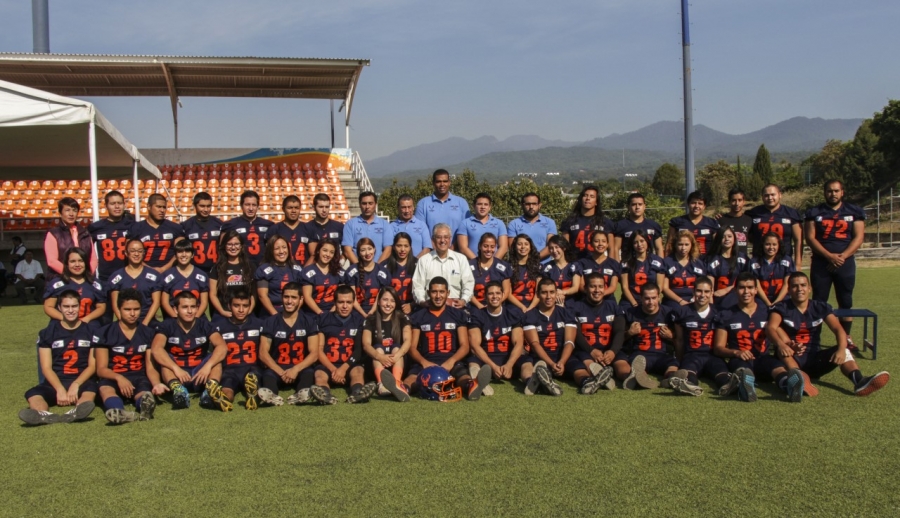 Presentan equipos de futbol americano de la UAEM