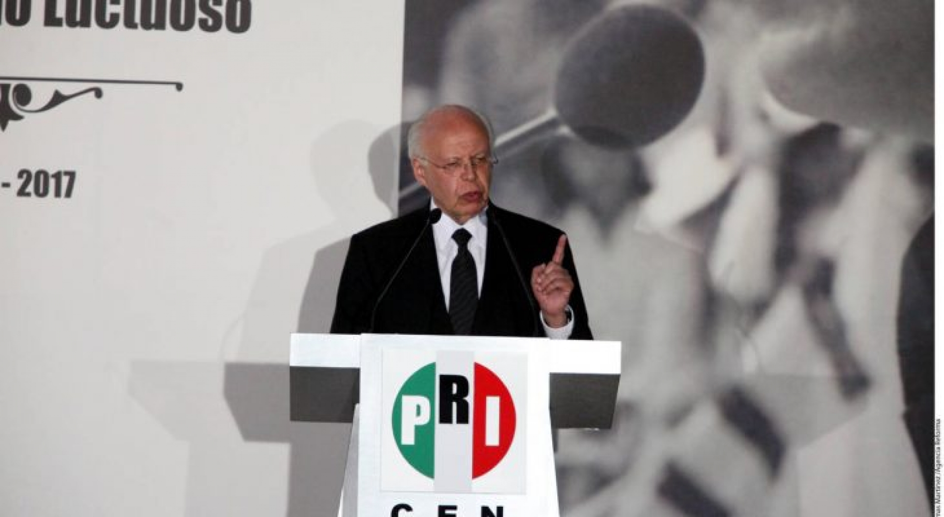 Exrector de la UNAM, José Narro, anuncia su intención de ser presidente del PRI