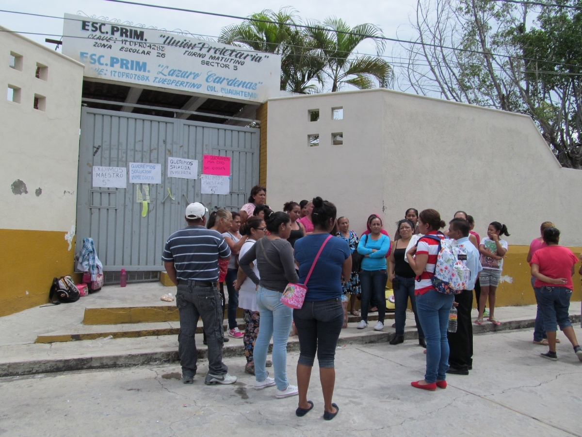 Tercera toma de planteles escolares en la región sur