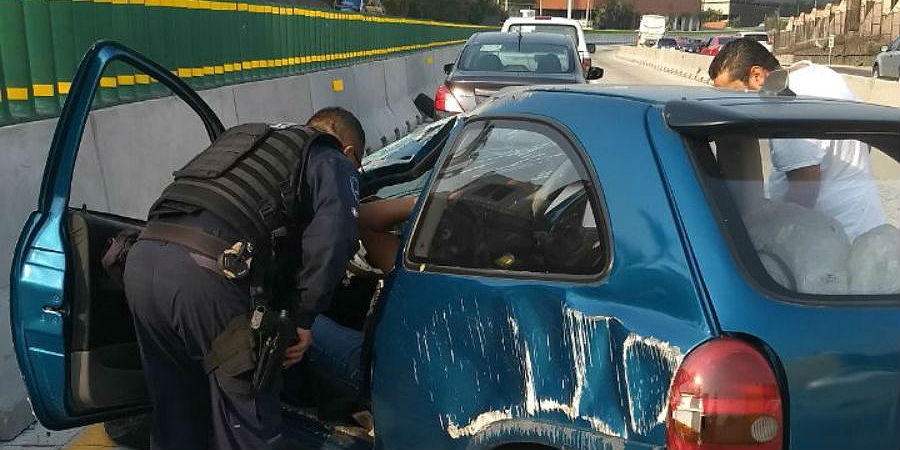 Hombre resulta lesionado tras accidente vehicular en el paso exprés