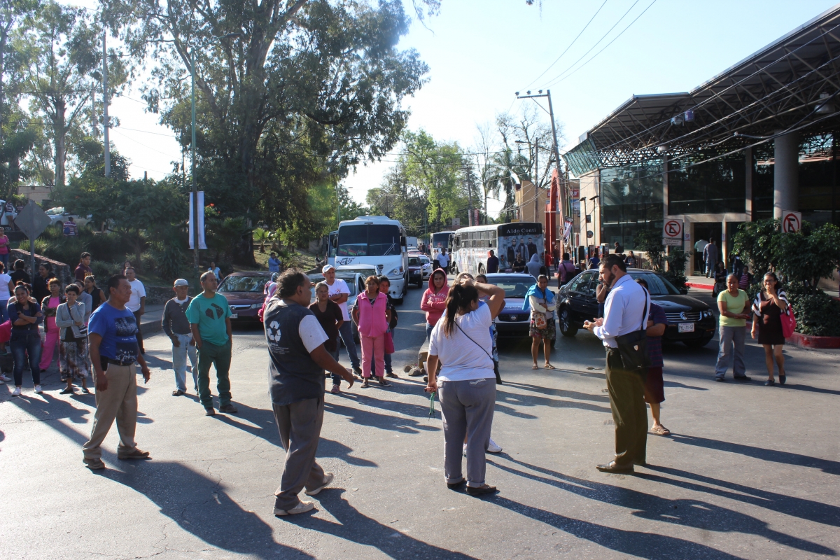 Vecinos de los Patios de la Estación bloquearon Plan de Ayala para exigir agua