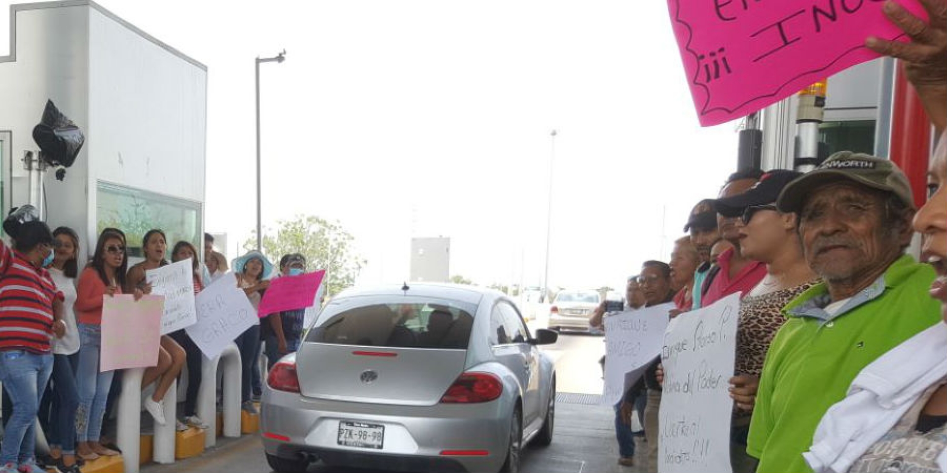 Liberan seguidores de candidato independiente la caseta de Ahuehuetzingo