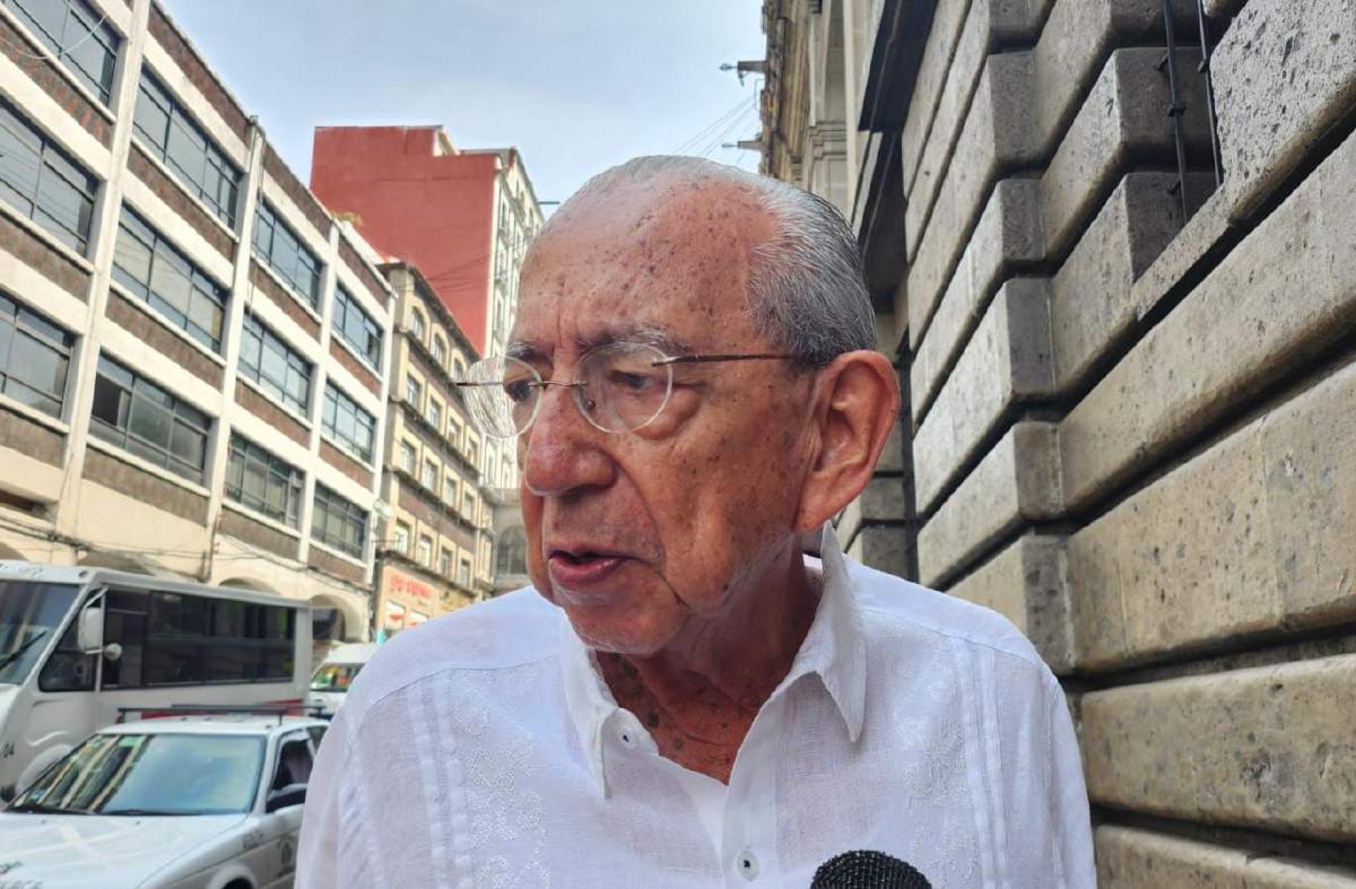 Piden denunciar el condicionamiento de trámites a cuotas escolares