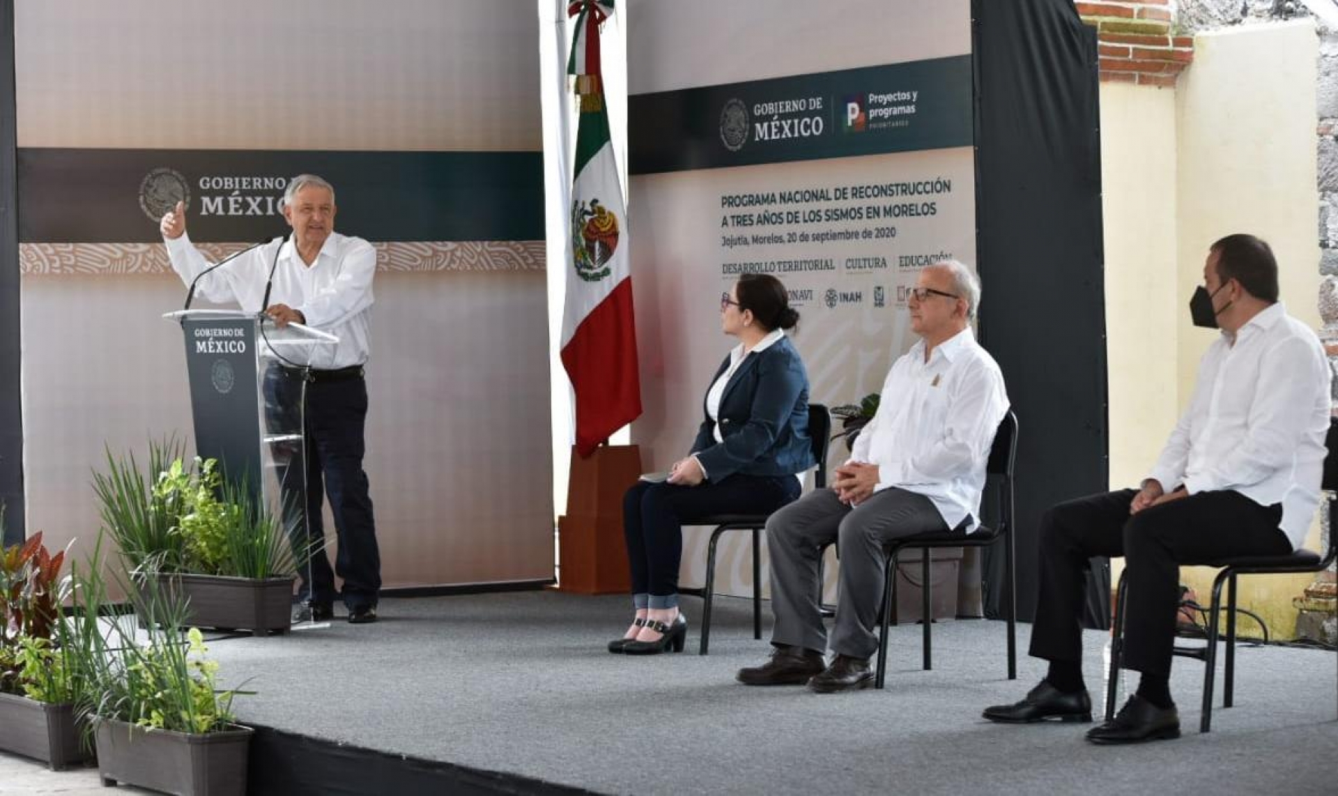 Supervisa AMLO trabajos de reconstrucción en Morelos