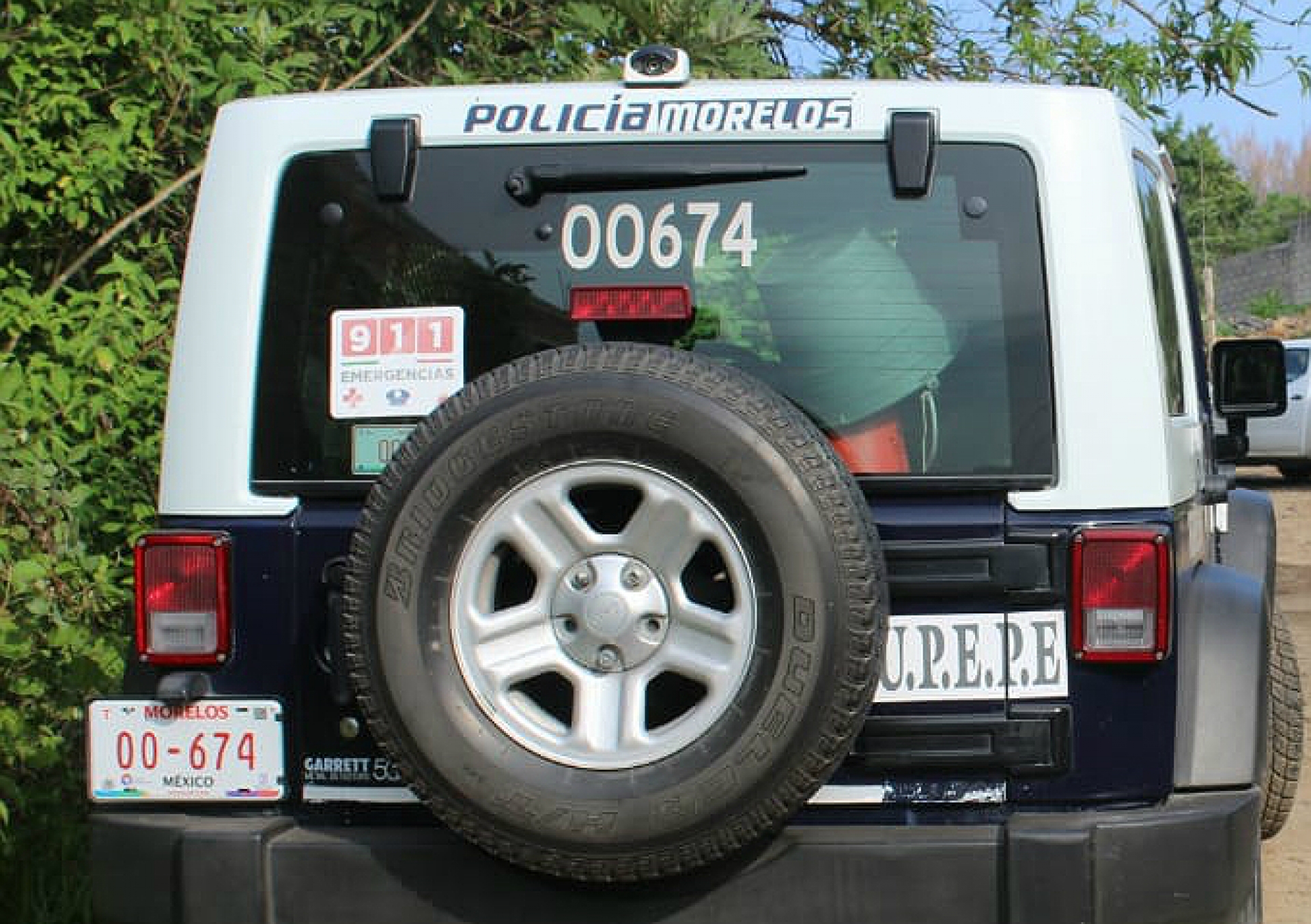 Hieren a tiros a dos hombres en la colonia Lomas de Guadalupe, en Temixco