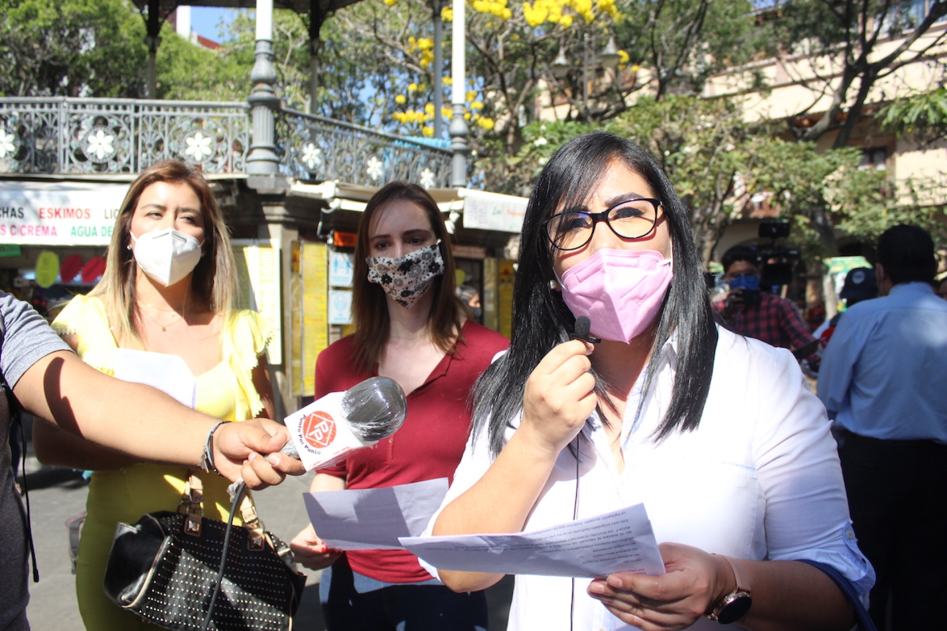 Acusan a limpiaparabrisas de agredir a automovilistas