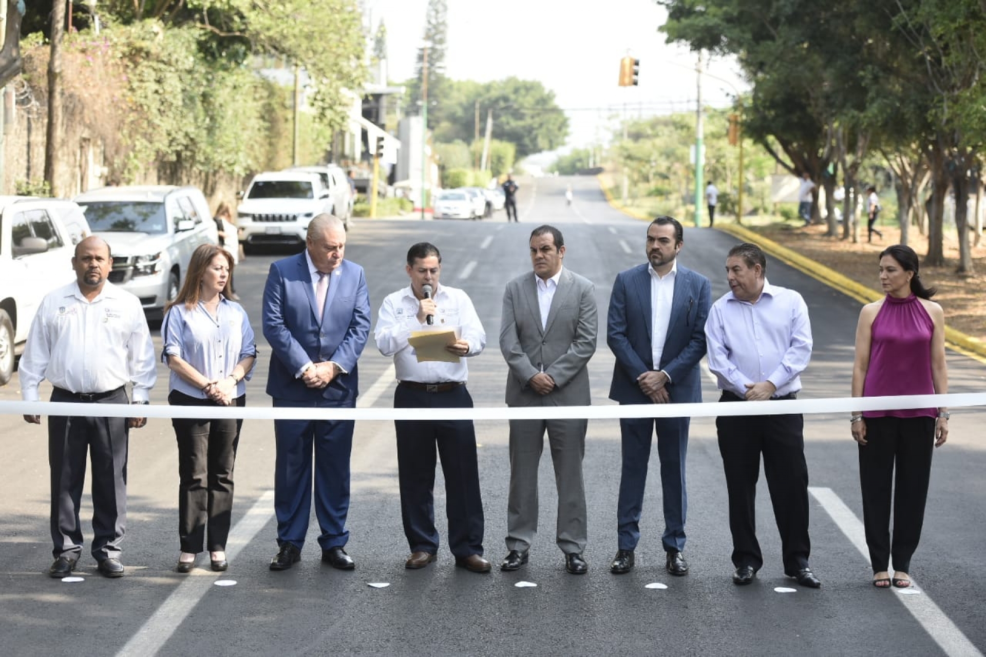 Inaugura Cuauhtémoc Blanco trabajos de rehabilitación de la avenida Teopanzolco
