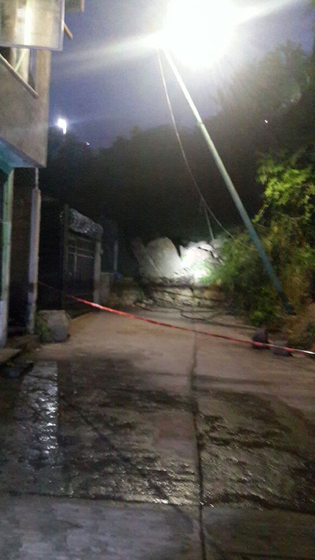Derrumbe de Mina 2 provocó daños en la colonia Lázaro Cárdenas de Cuernavaca