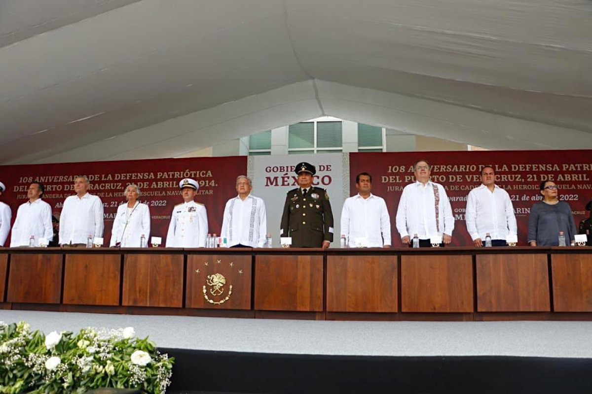 Asiste Cuauhtémoc Blanco a ceremonia del 108 Aniversario de la Defensa Patriótica de Veracruz