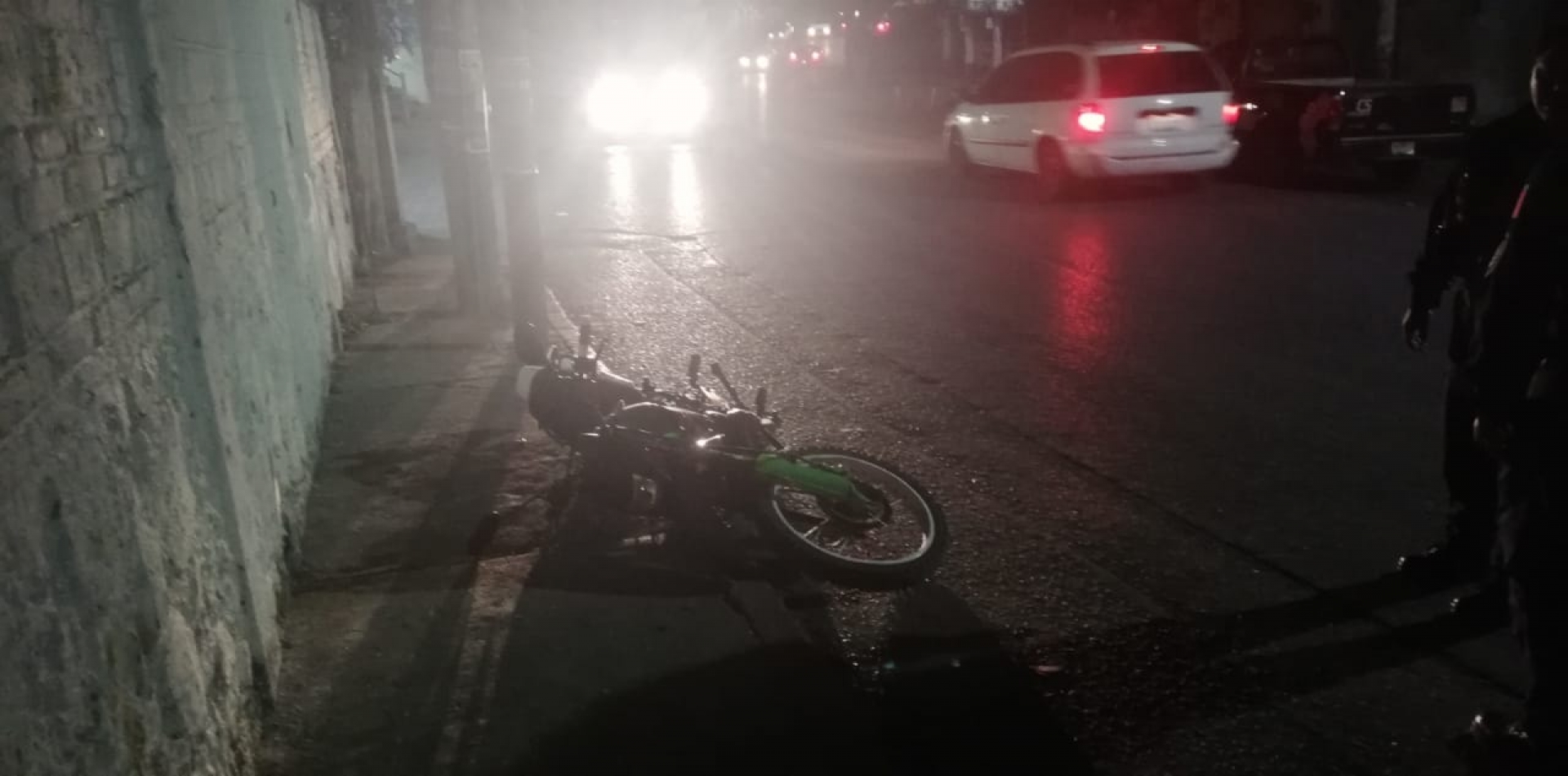 Hieren a balazos a dos hombres en Temixco