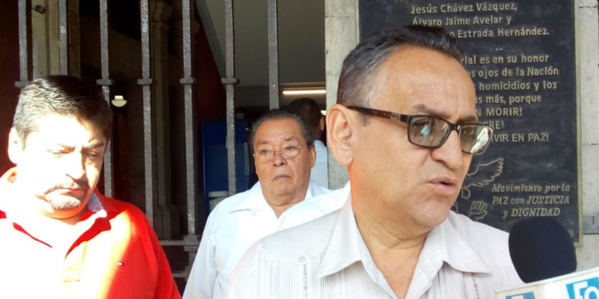 Exigen transportistas entrega de placas y concesiones