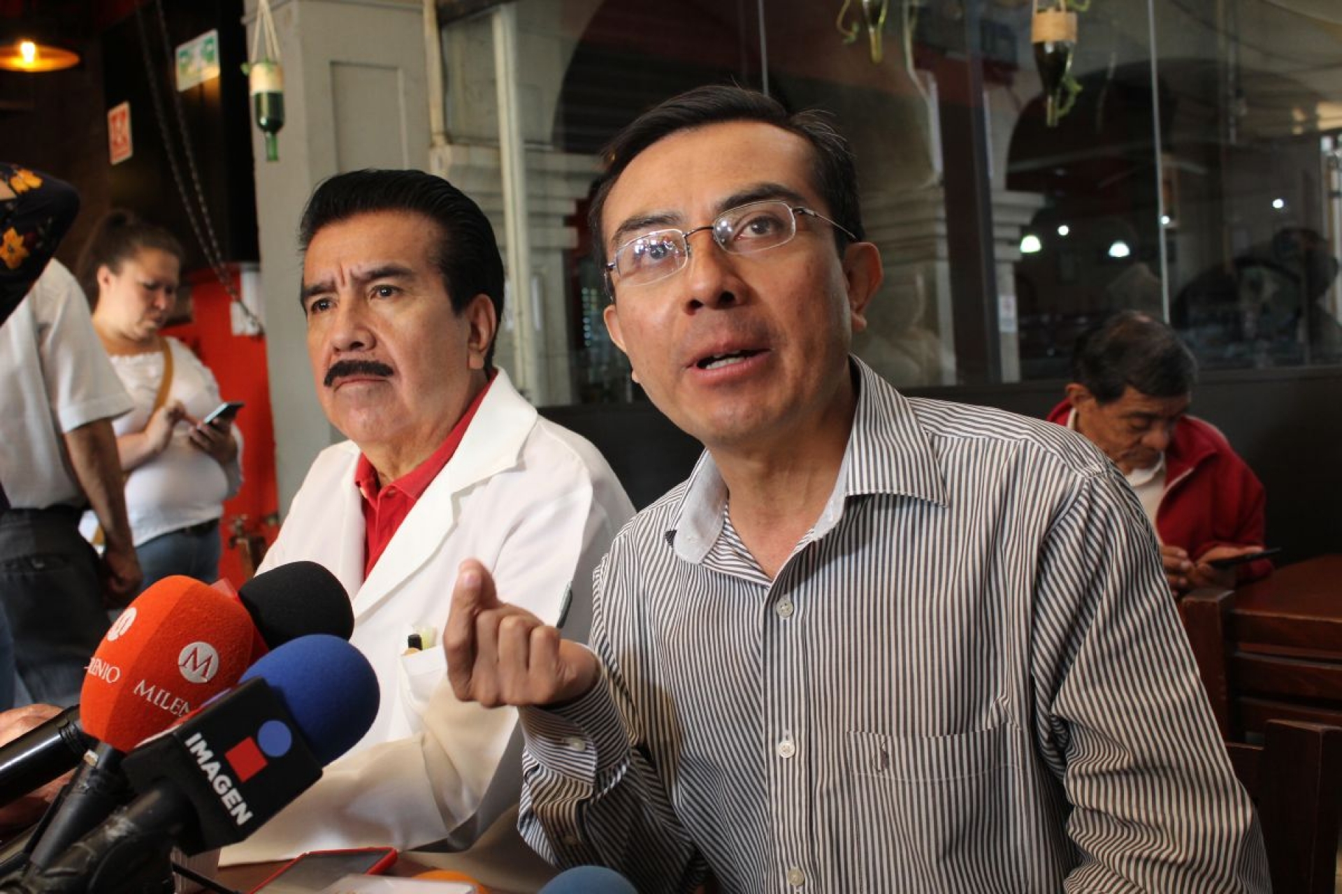 Médicos exigen se esclarezca ataque