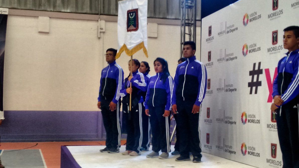 Abanderan a seleccionados morelenses que van a Olimpiada y Campeonato Nacional