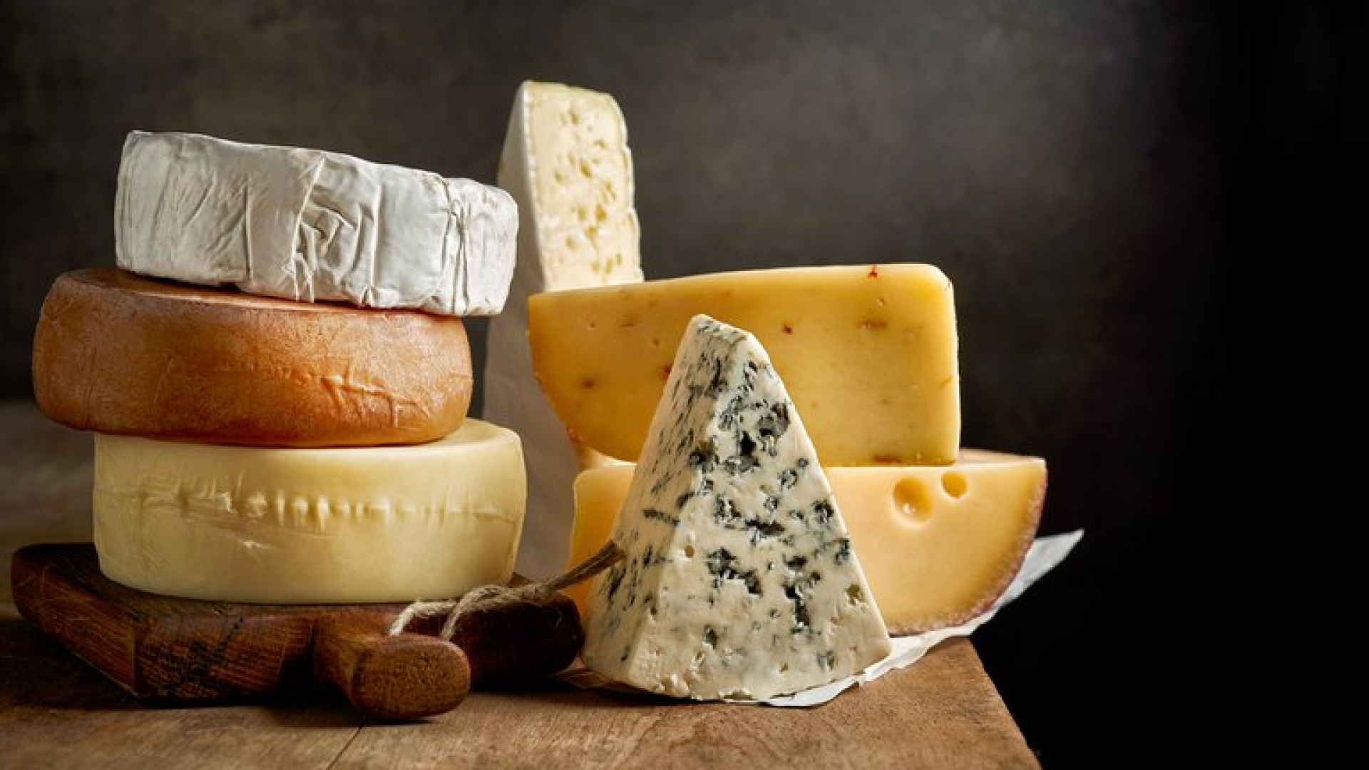Gobierno de México prohíbe marcas de queso y yogurt por incumplir normas
