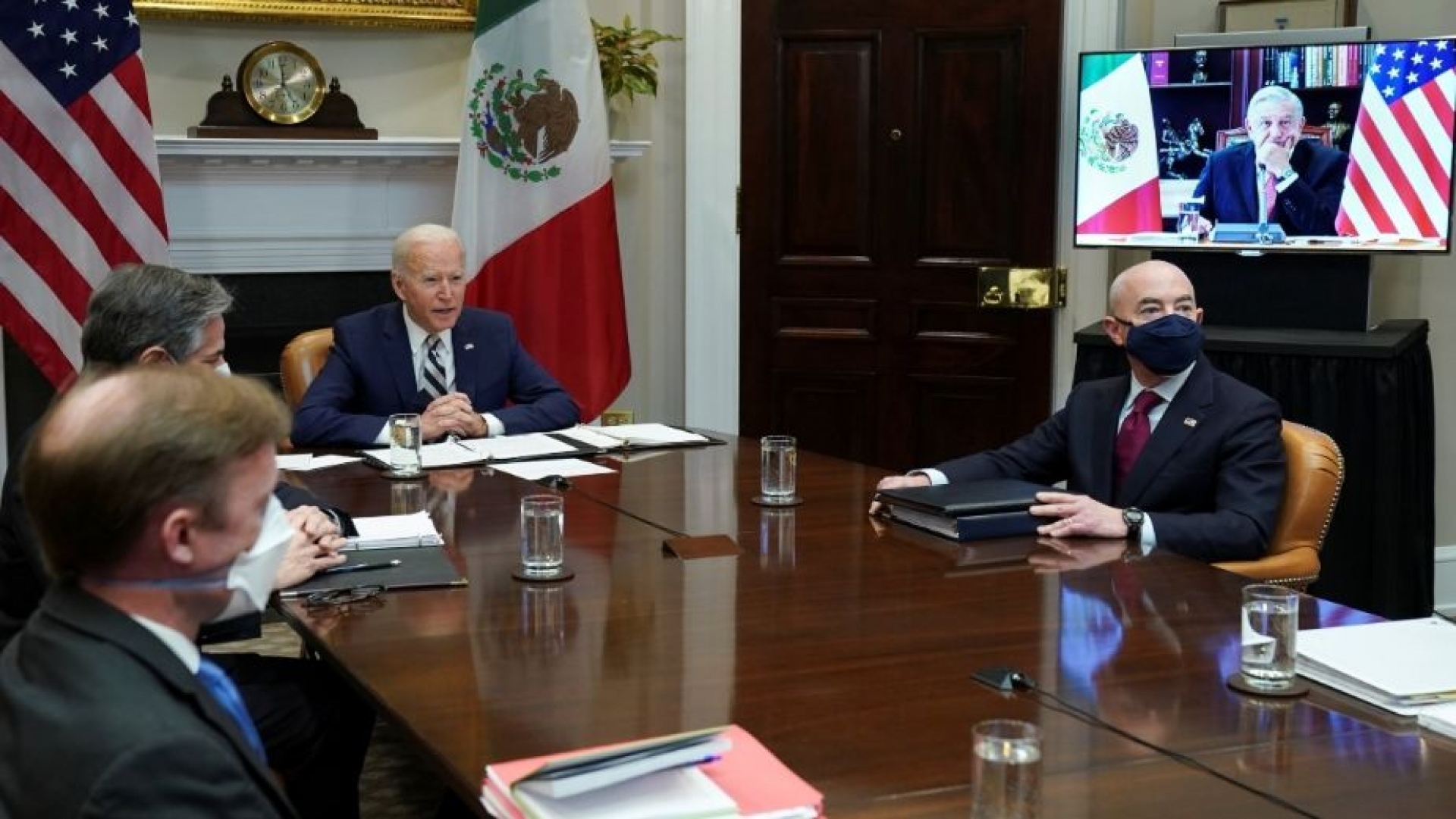 Mantener buenas relaciones "nos conviene": AMLO a Biden