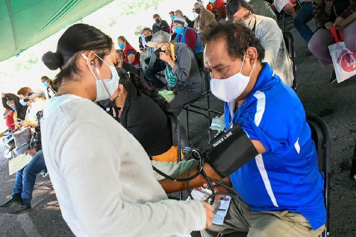 Aplicarán vacuna anticovid a personas de 40 a 49 años en Ayala