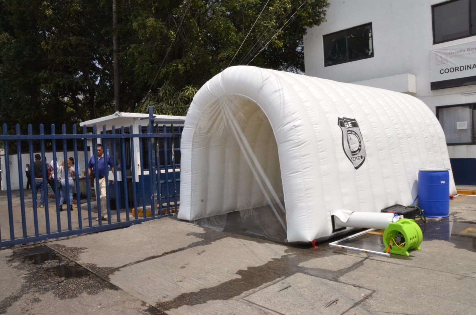 Instala FGE túnel sanitizante en sector central