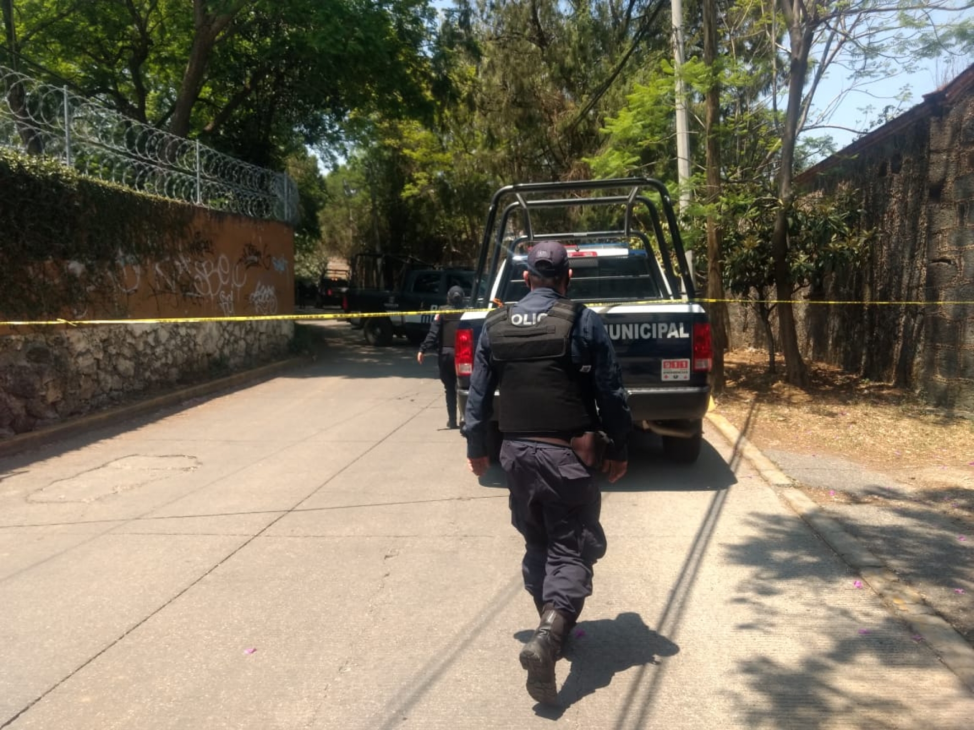 Disparan y matan a un hombre en una camioneta, en Ahuatepec