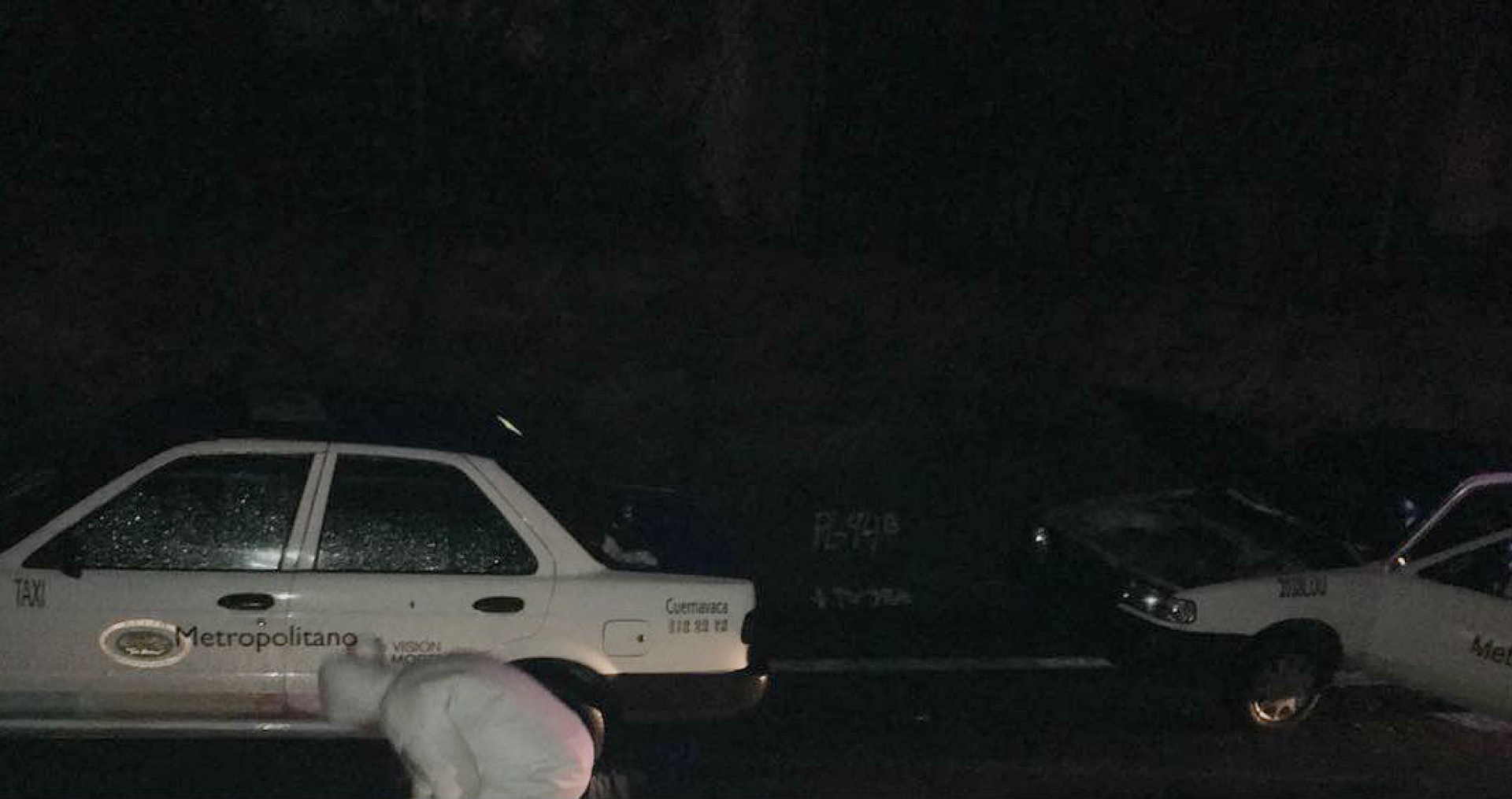 Muere pasajero de un taxi, en la autopista México-Acapulco