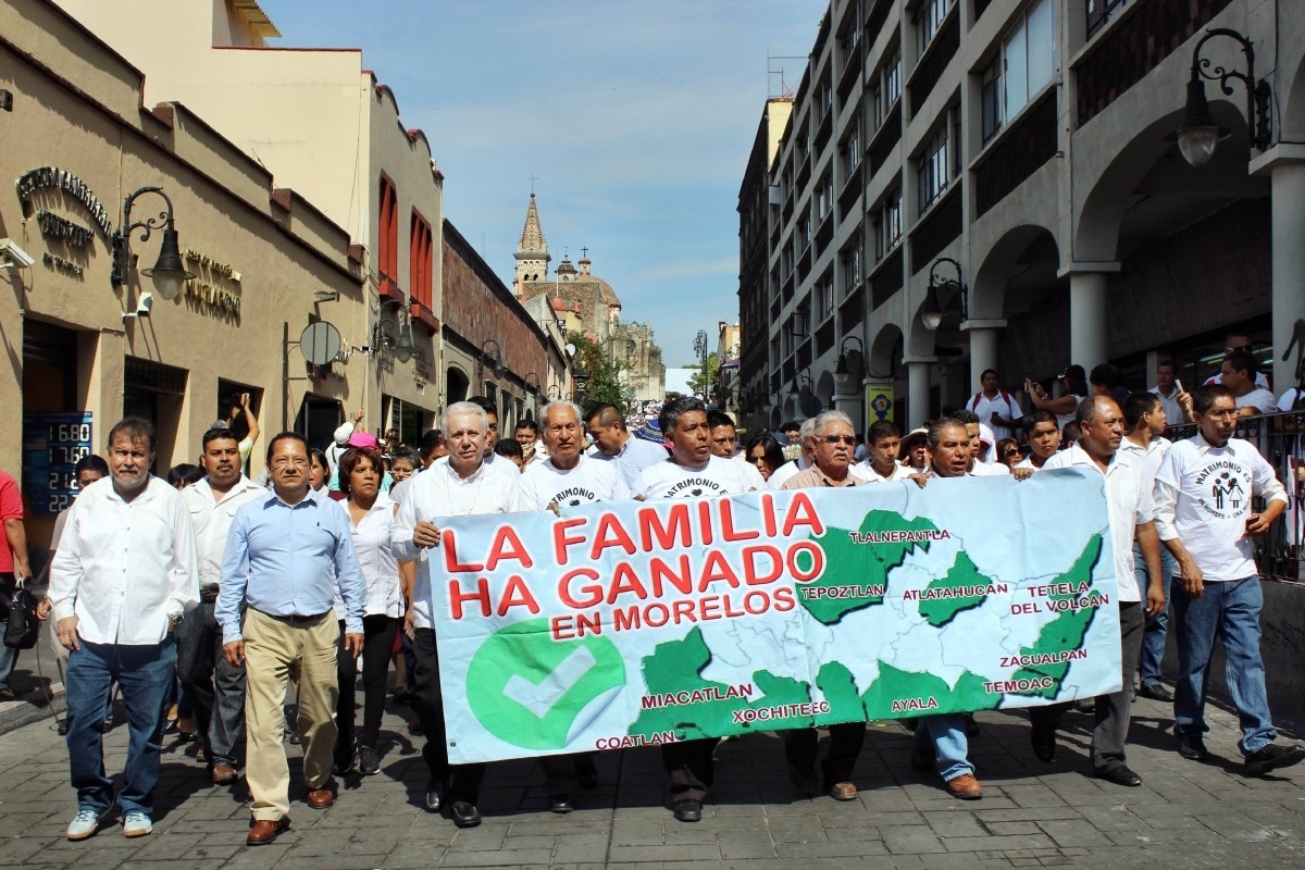 Marchan contra la aprobación del matrimonio igualitario