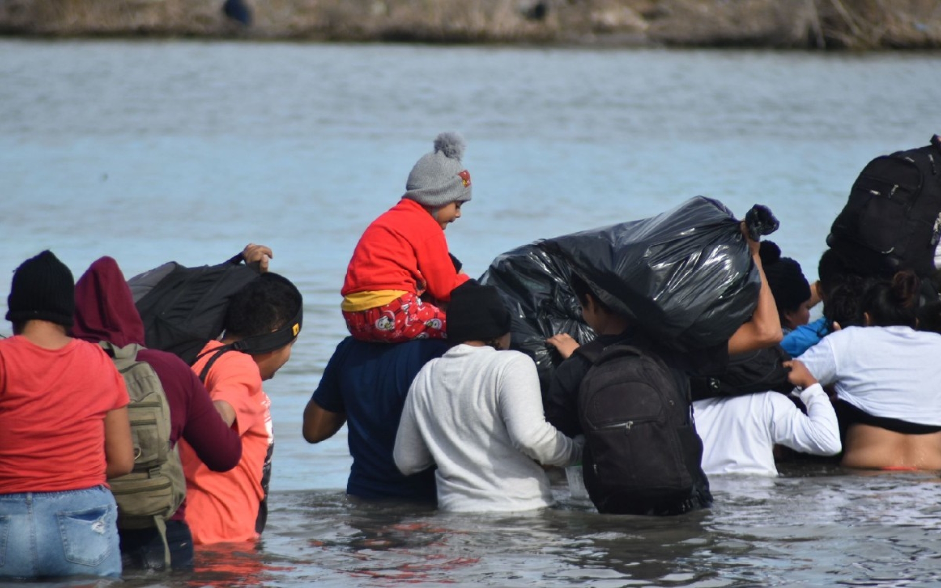 Rescatan a seis migrantes en operativos del río Bravo en Coahuila