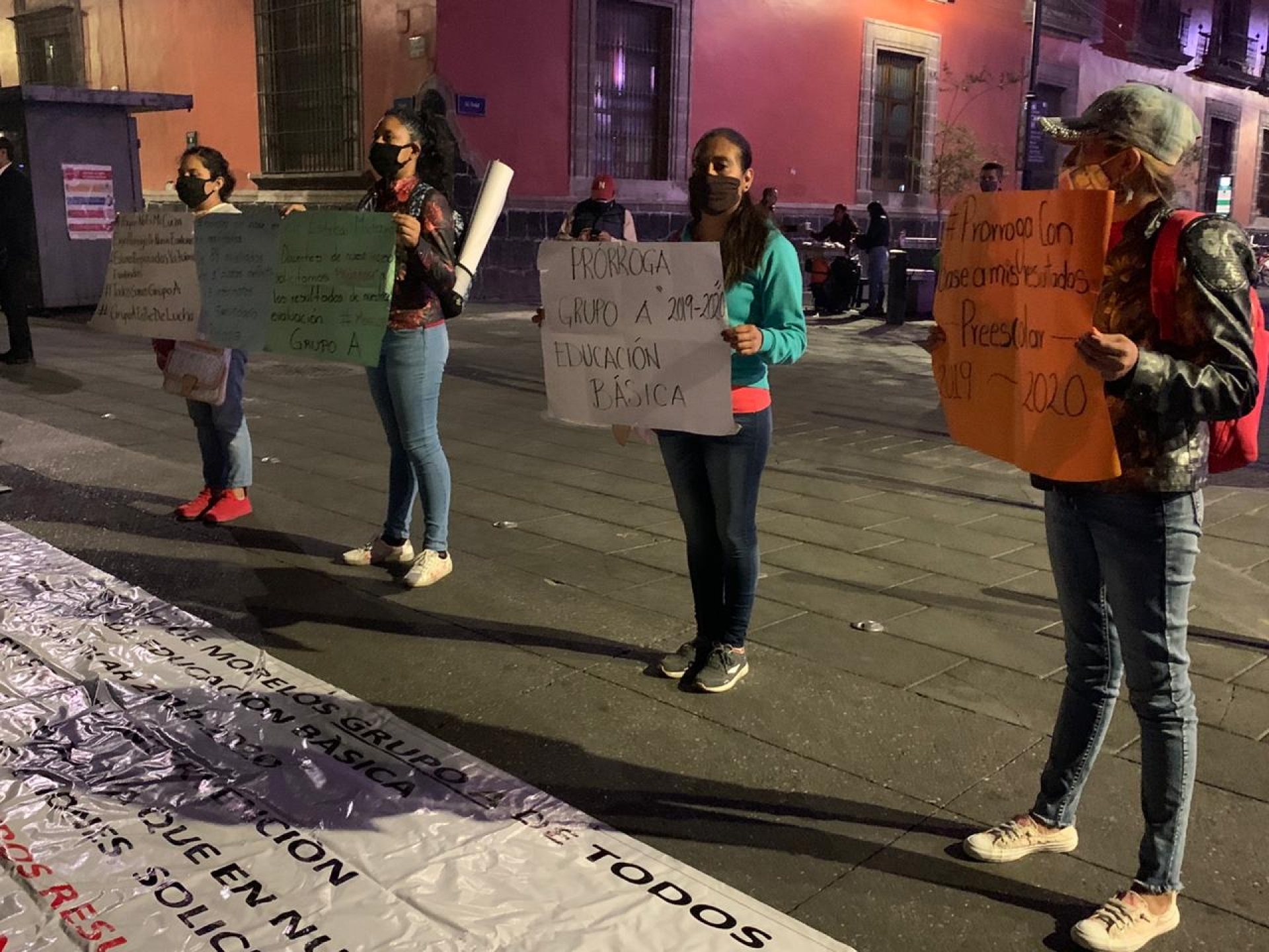 Se manifiestan profesores de Morelos en la CDMX