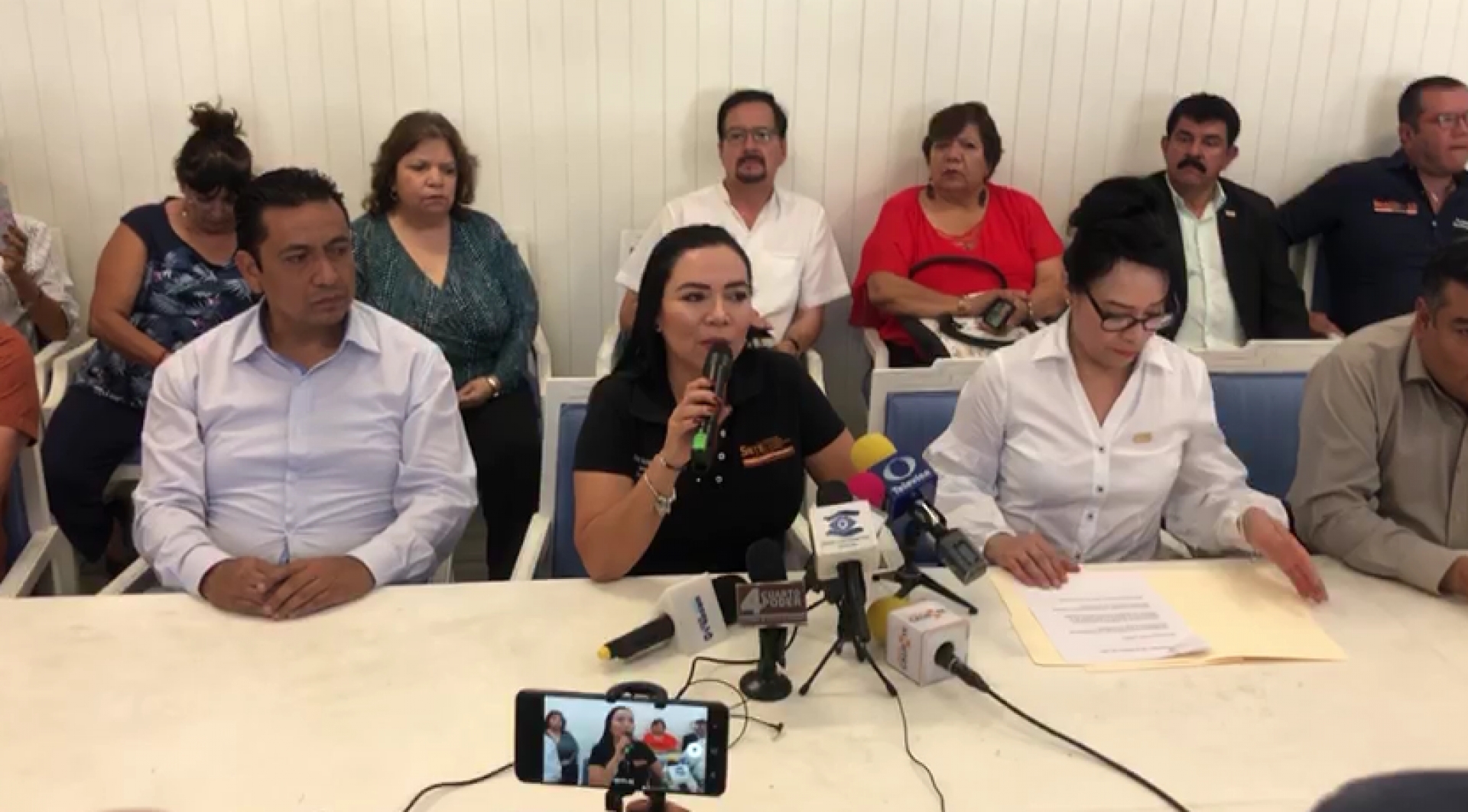 Maestros jubilados preparan movilizaciones