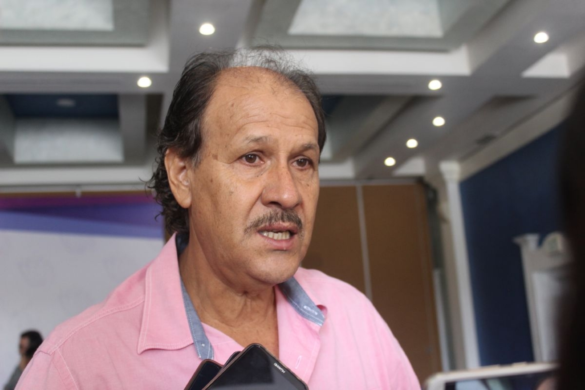 Insisten transportistas al gobierno estatal otorgue apoyos al sector