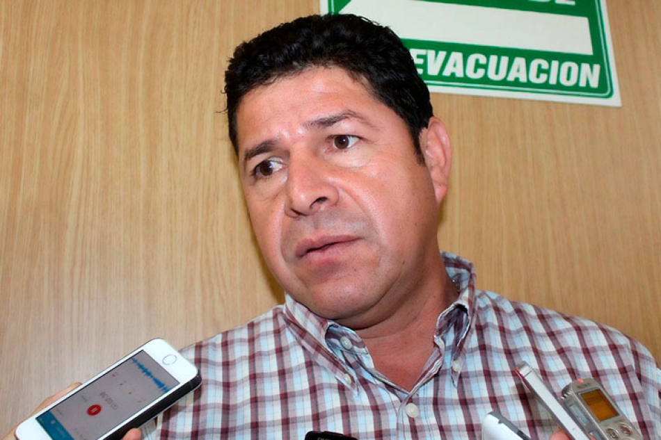 Piden a presidenta del Congreso dejar intereses del PRD