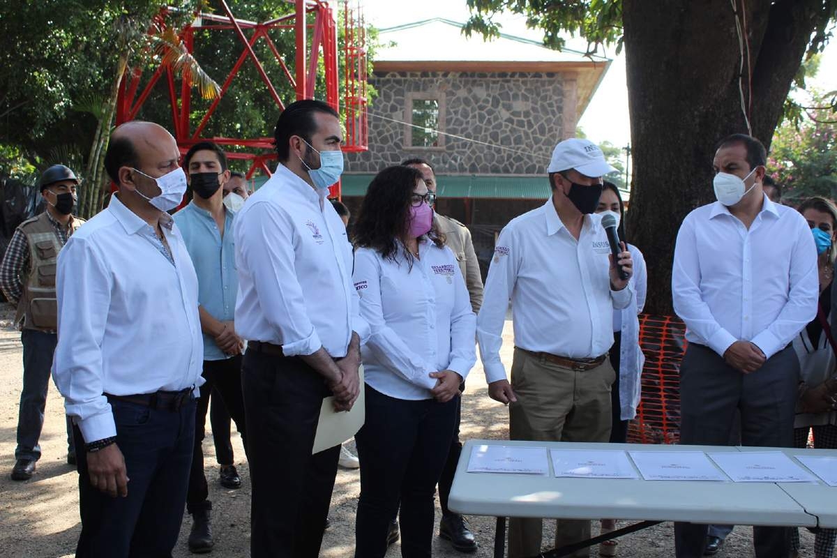 Atestigua alcalde electo de Cuautla entrega de escrituras