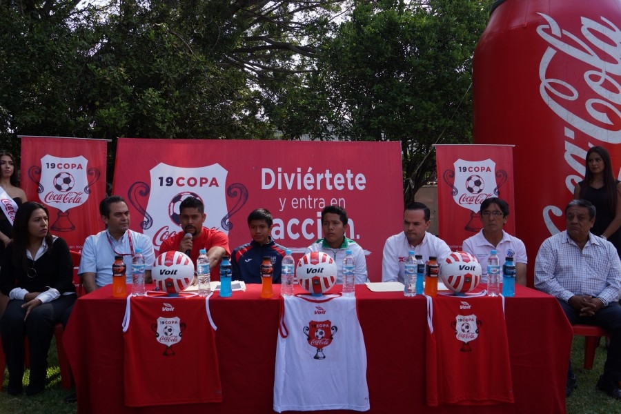 Presentan decimonovena edición de la Copa Coca Cola