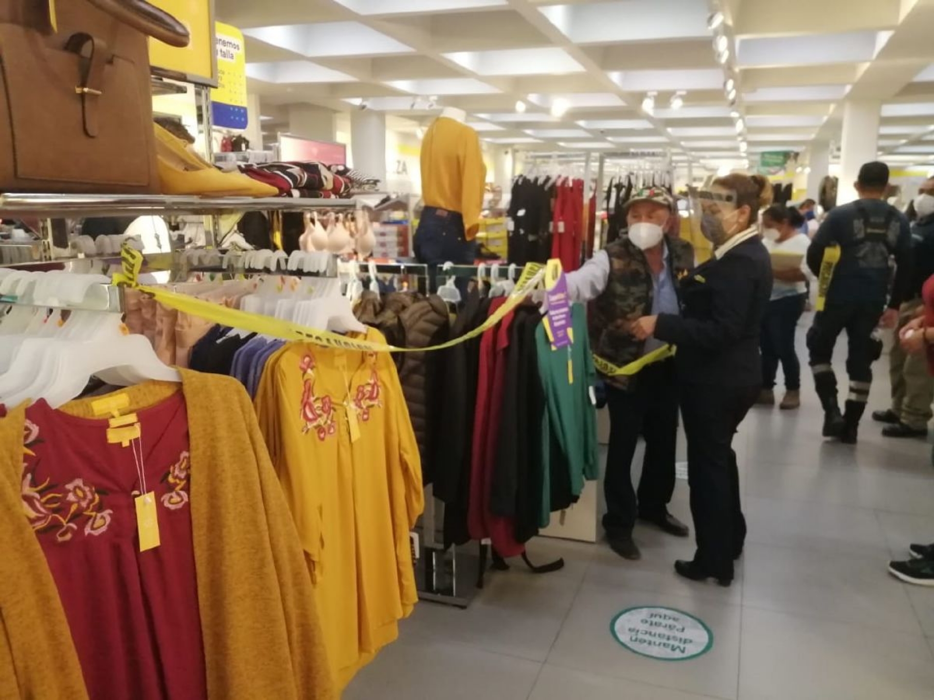 Realizan operativo en tiendas departamentales y bancos de Yautepec