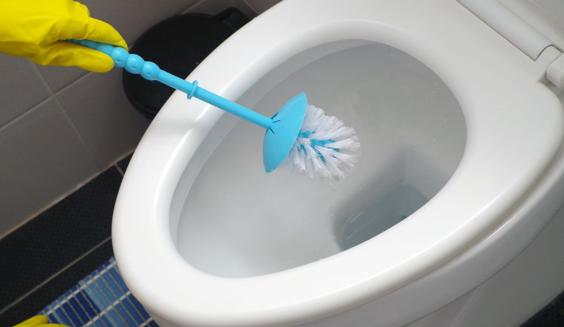 Trucos naturales para dejar tu baño reluciente, libre de sarro y grasa