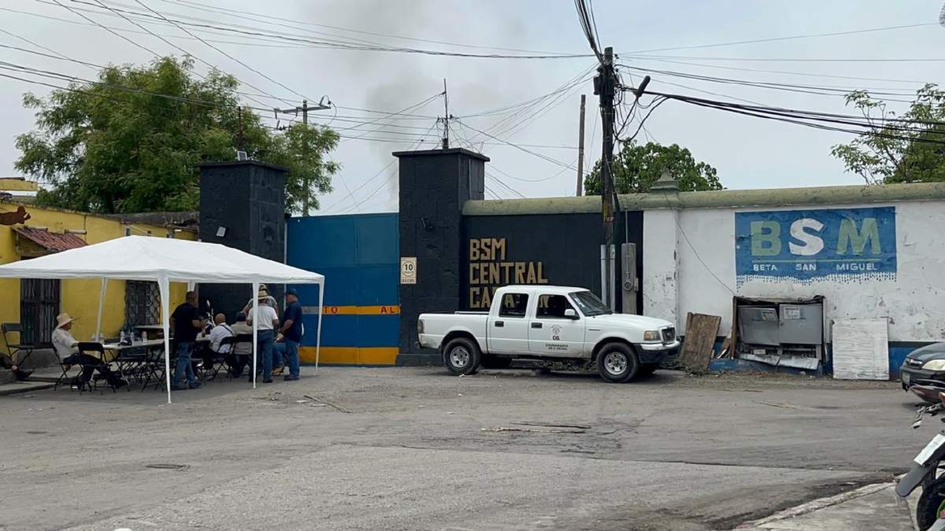 Cañeros bloquean bodegas del Ingenio Casasano