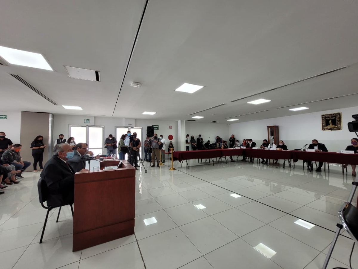 Comparece secretario de Educación ante diputados locales