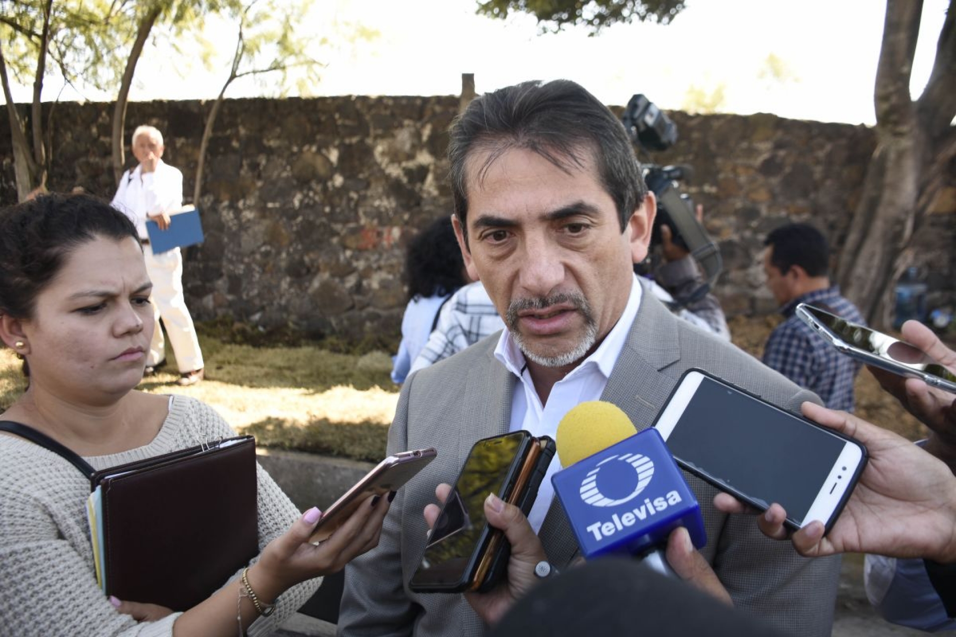 Gobierno estatal gestiona ante la Federación el pago de becas a médicos pasantes: SS