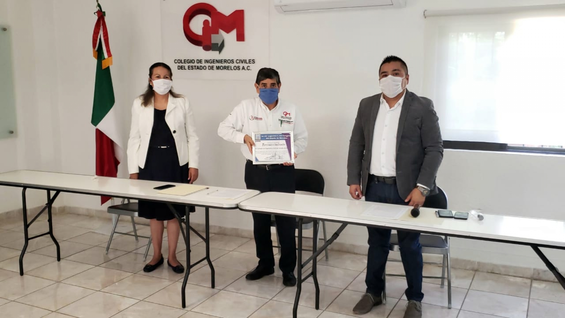 Entregan diputados reconocimiento a integrantes del Colegio de Ingenieros Civiles de Morelos