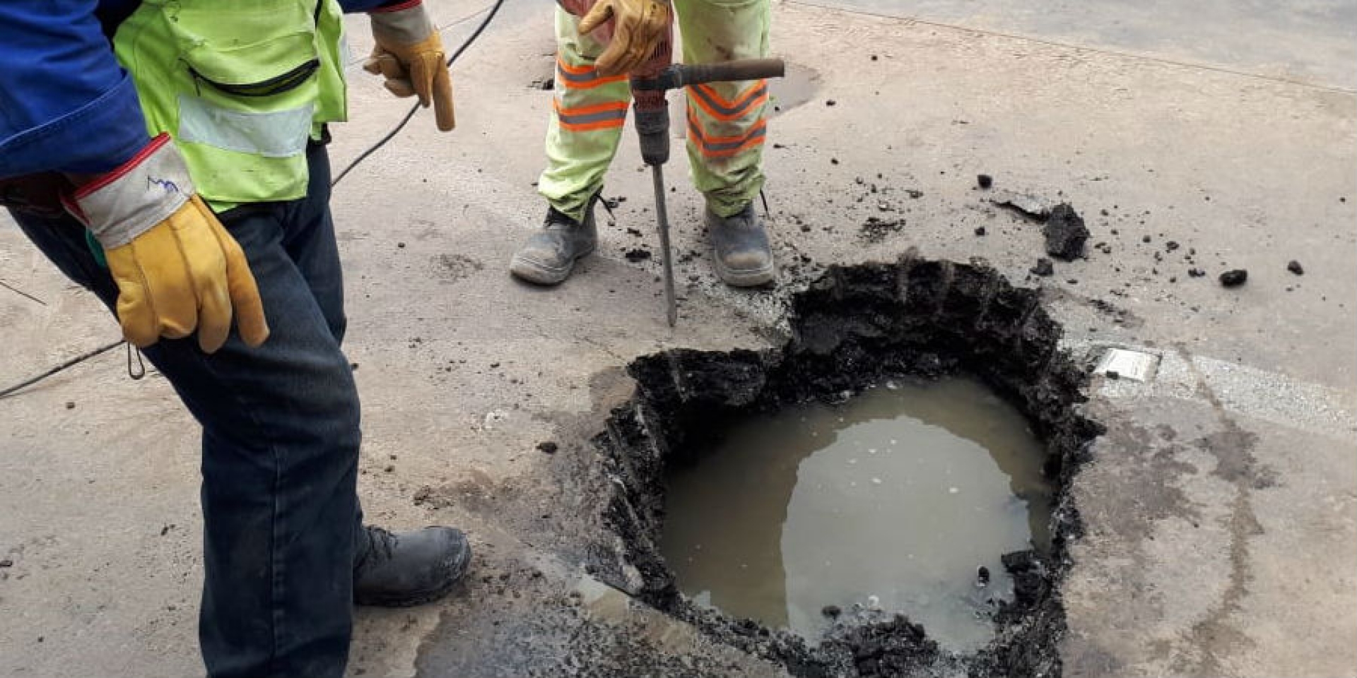 Informa SAPAC que hundimiento en paso exprés se debe a escurrimiento pluvial por muro de contención