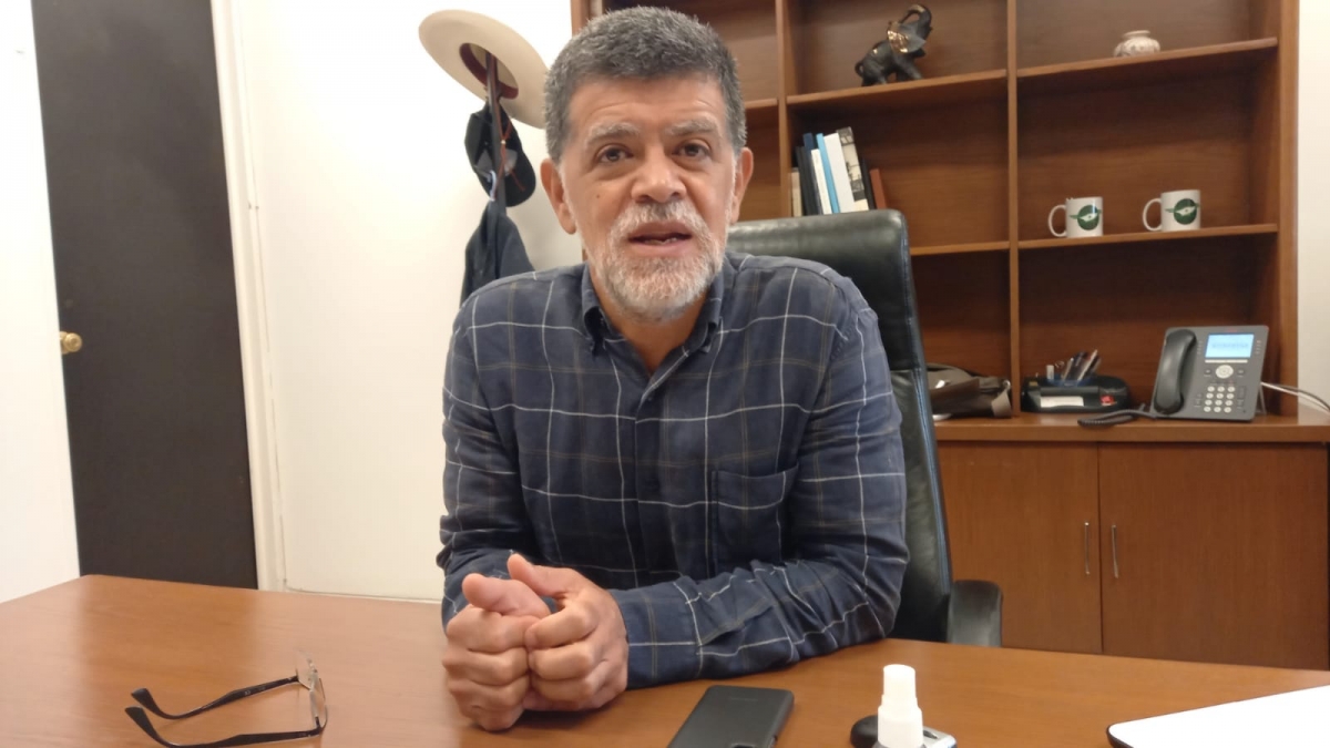 Buscan aplicar vacuna a población mayor de 18 años a más tardar en octubre