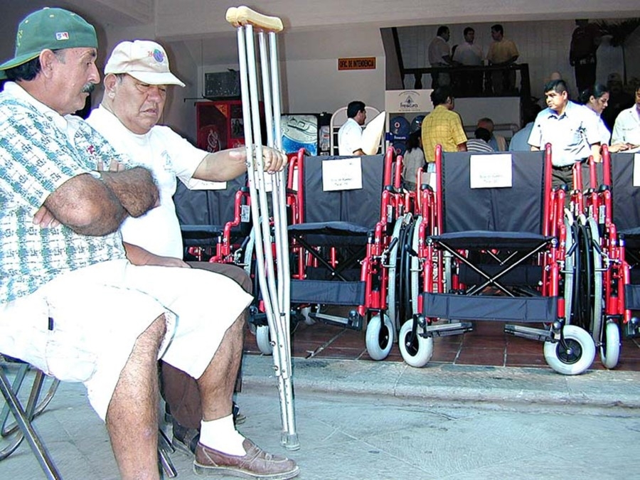 Imparten talleres para personas con discapacidad