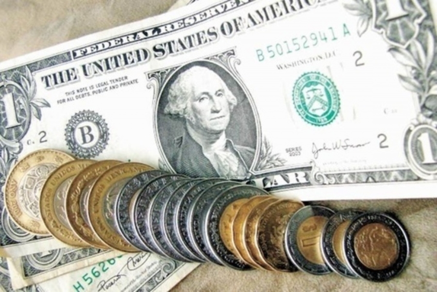 Cierra el dólar en 18.25 pesos; peor inicio de año para la moneda mexicana en 21 años