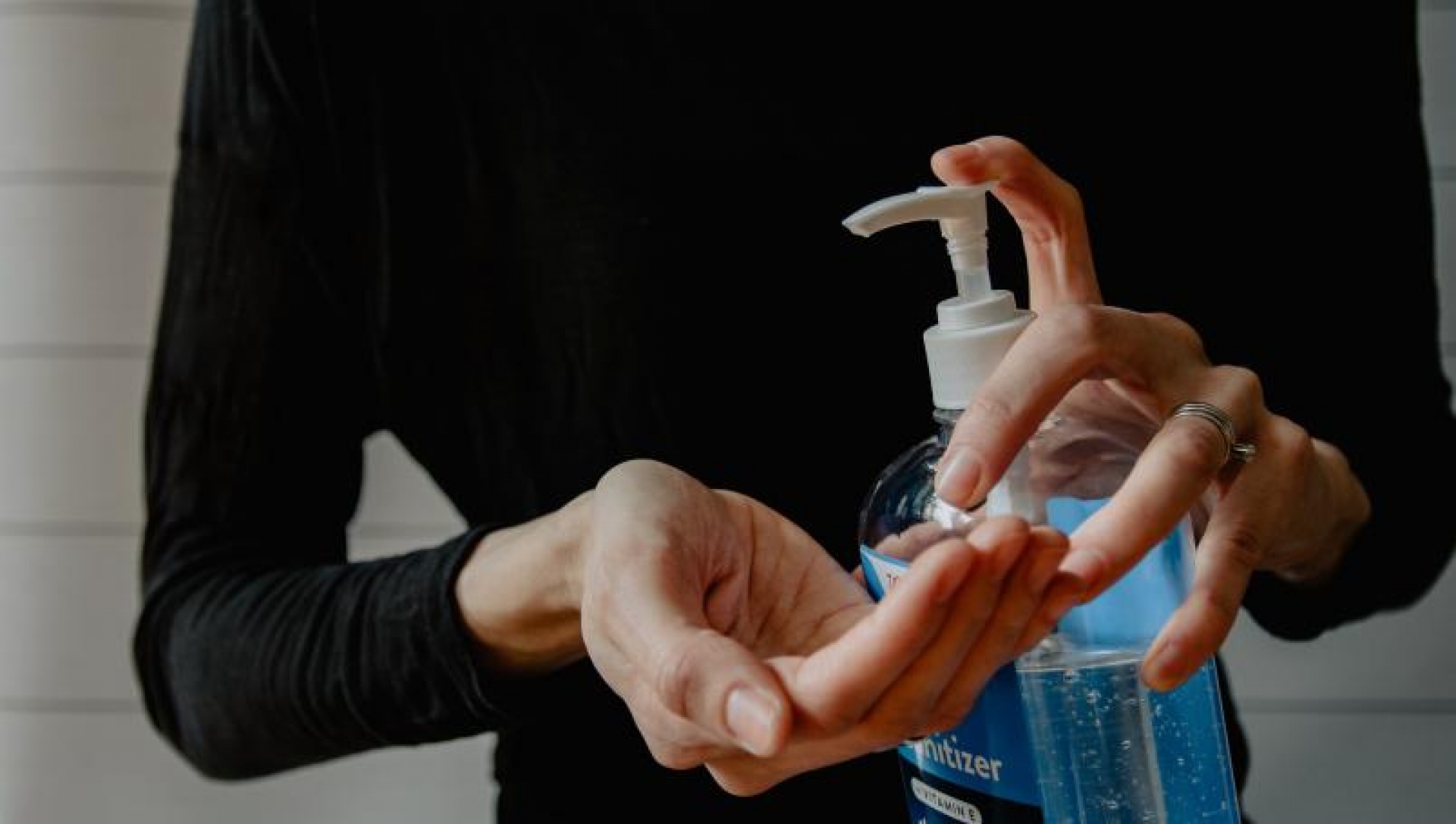 Tips para saber si tu gel antibacterial todavía sirve contra el Covid-19