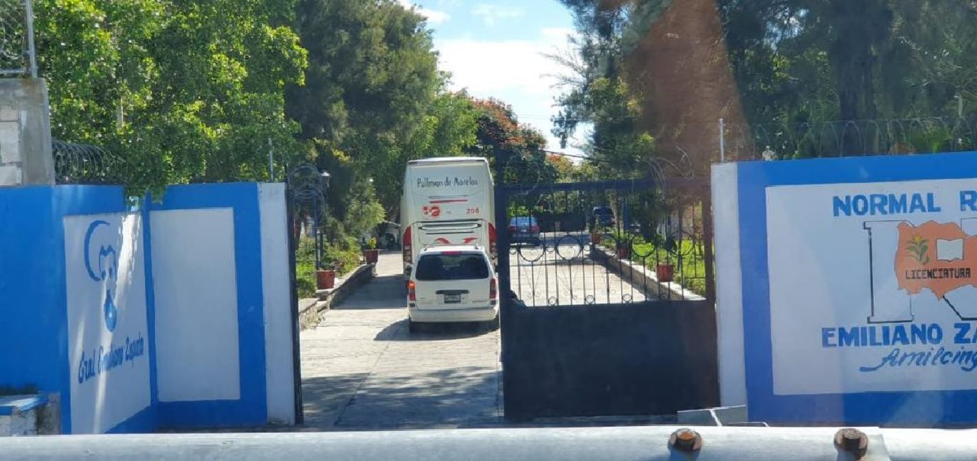 Normalistas de Amilcingo vuelven a secuestrar autobuses